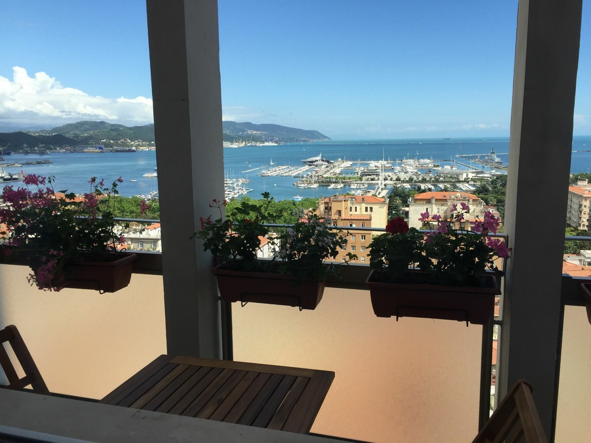 Guesthouse Il Grattacielo Sul Golfo Ла-Спеція Екстер'єр фото